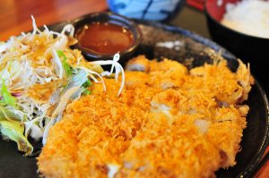 【湘南】サーフィン後に食べたいおすすめB級グルメ5選！あの伝説のサーファーが訪れた店も！