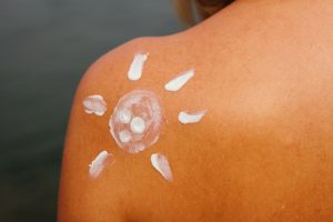 サーフィンの日焼けは【シミ・シワ】の原因？知っておきたい日焼け・紫外線のこと