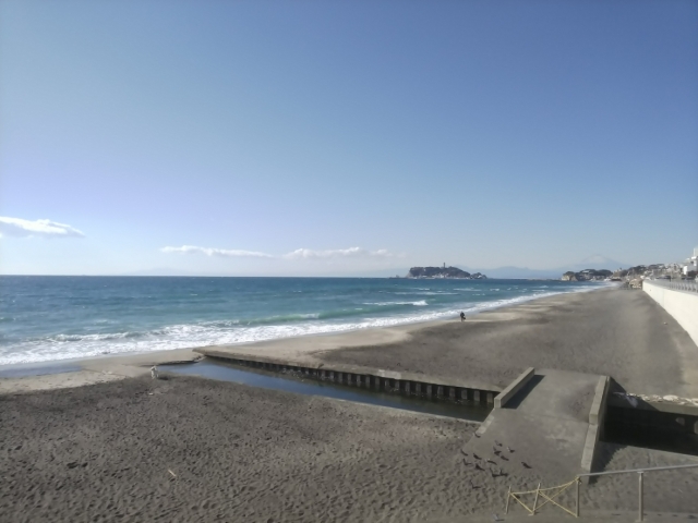 鎌倉・七里ガ浜でサーフィン！ポイントの特徴&注意点！ローカルや駐車場についても
