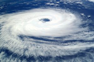 台風発生・移動のメカニズムをわかりやすく解説!もたらす波の特徴も!【気象予報士解説】