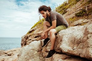 2023年版＊サーフブランドの【メンズ・Tシャツ】おすすめ4選！サーファー必見！