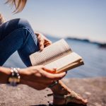 サーフィンに関する『本』のおすすめ6選!名言集・サーファーの伝記など