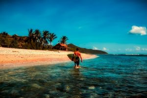 サーフィン中の唇の日焼けに要注意！予防・ケア方法など