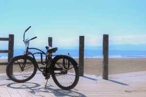 サーフィンの自転車&キャリアのおすすめは?ボードを運ぶ際の注意点も