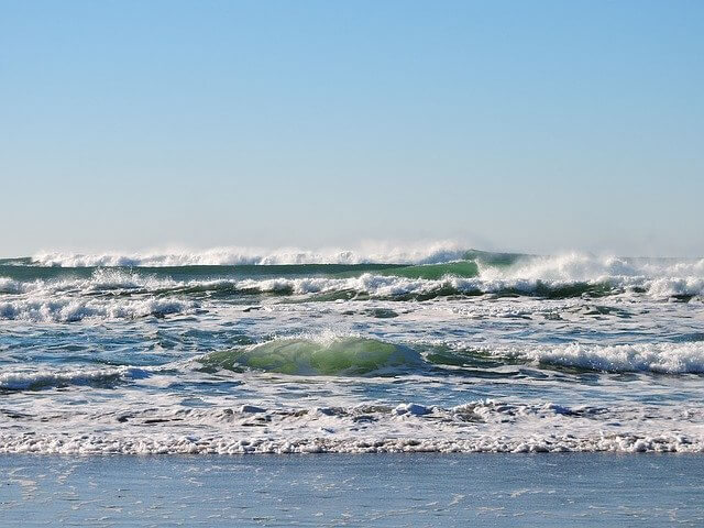 サーフィンにおける波の種類！ダンパー・トロイ・速いなど