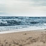 海岸侵食とは?原因・影響・対策を解説