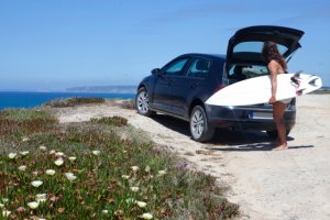 サーファーにおすすめの車の防水シートカバーおすすめ3選