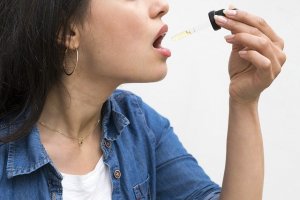 今話題のCBDの効果とは?プロサーファーがアンバサダーを務めるメーカーも