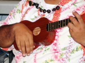 アロハシャツのおすすめブランド7選！着こなし方も