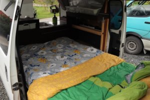 車中泊で起こりうるトラブル&危険とは? 防止策も解説