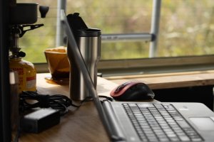 車中泊で活躍するテーブルおすすめ3選！収納あり・パソコン作業可など