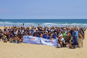 日立市河原子北浜海岸でビーチクリーン活動|サーファー約200名が参加