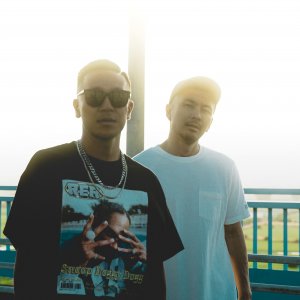 【WSTの企画第8弾】2人が影響を受けたカルチャーを散りばめた新曲『Brotherhood』配信開始
