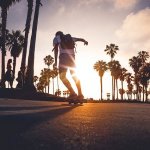 サーフスケートおすすめブランド3選!サーフィンへの効果や練習場所も