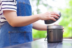 アウトドアエプロンおすすめ5選！おしゃれなブランドを厳選