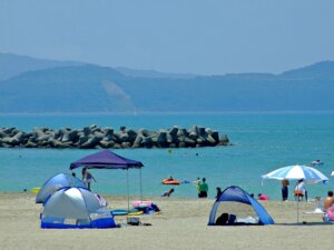 【最新】ビーチテントおすすめ5選！選び方や海での活用シーン